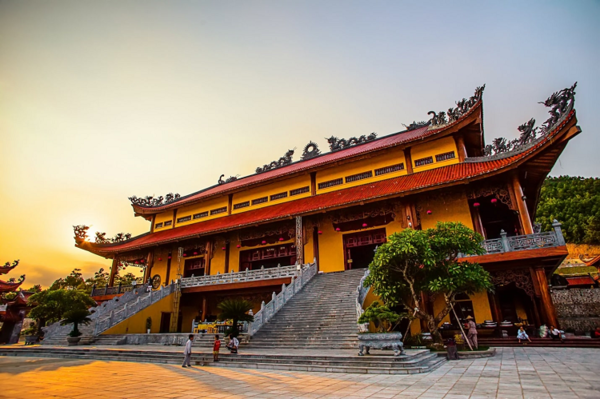 Ba Vang Pagoda Quang Ninh