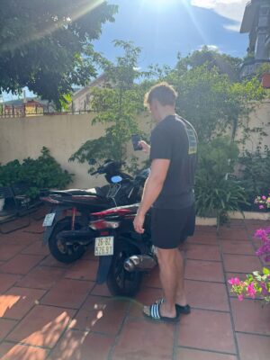 Ha Long Motorbike Delivery Service